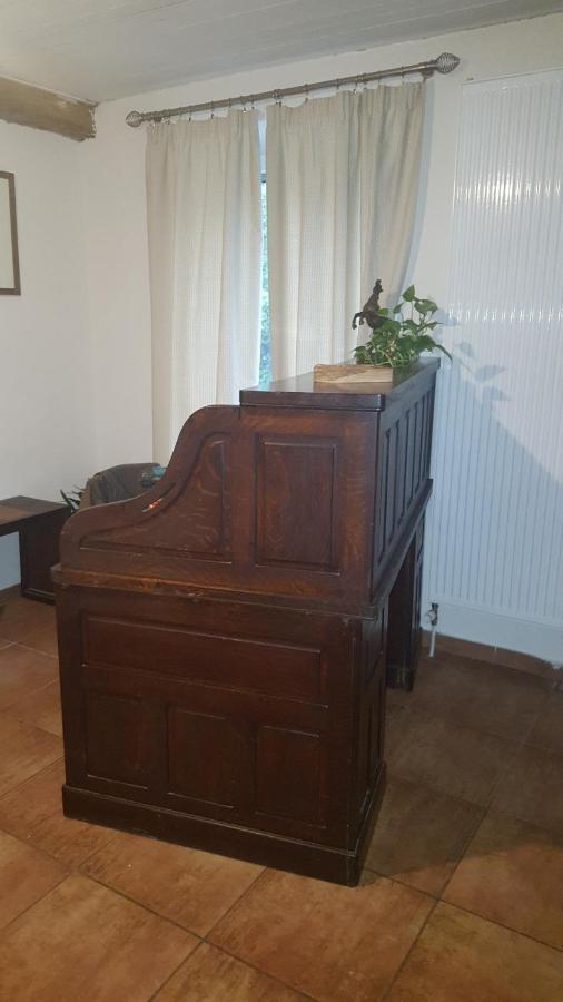 Au Petit Bonheur Bed & Breakfast Courgenay Екстериор снимка